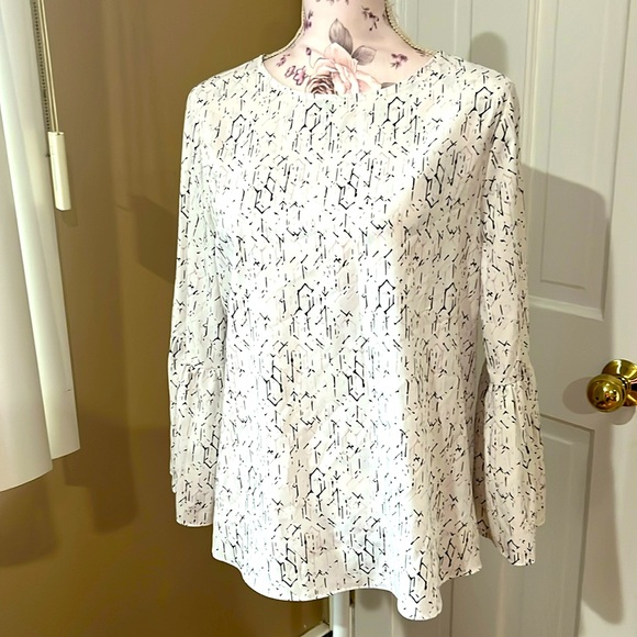 Apt. 9 Tops - Apt 9 blouse lightweight new no tags